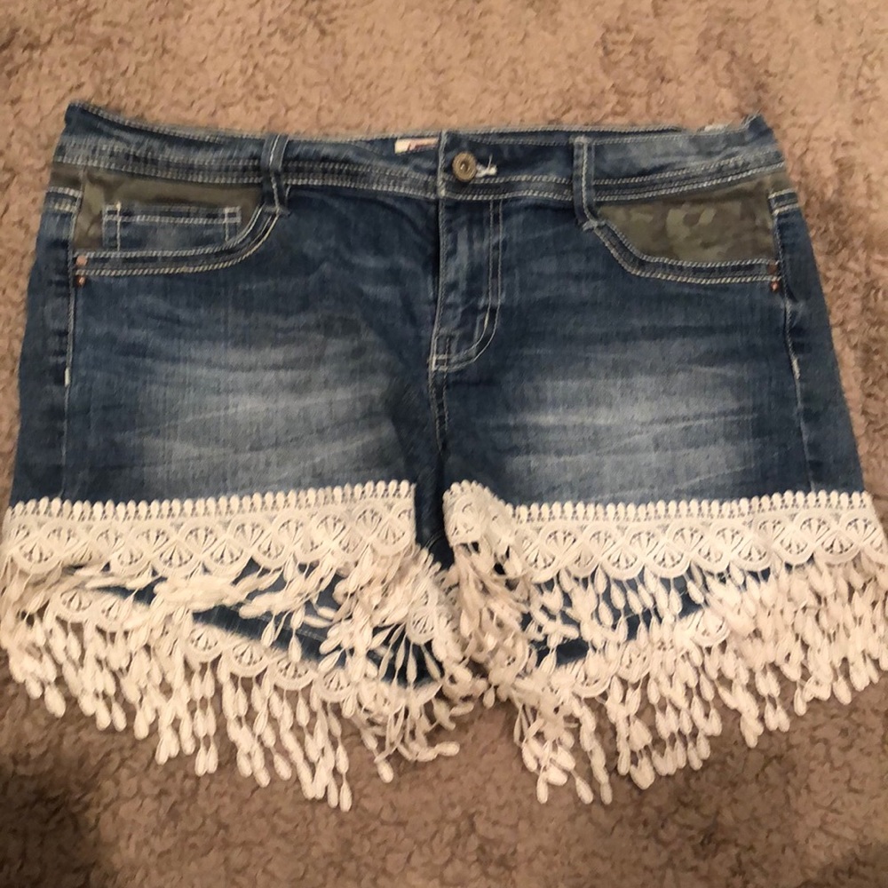 Jean Fringe shorts!
